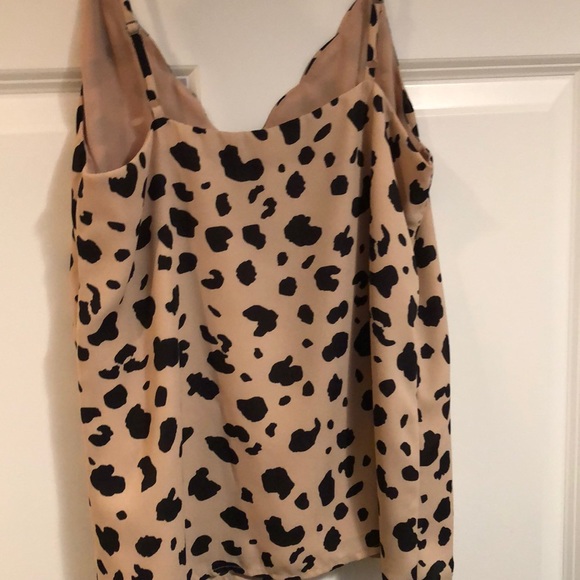 Animal print scalloped neckline Socialite tank. - Picture 2 of 4